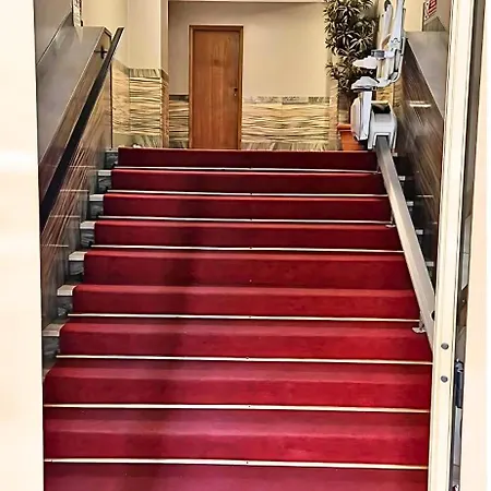 Tigullio Appartement *